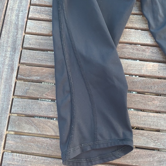 Lululemon Train times crop leggings with cute mesh detail - Picture 5 of 7